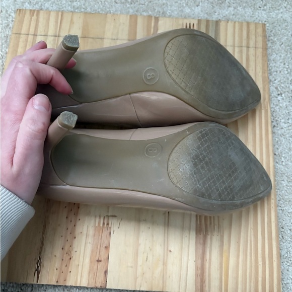 Merona Women's Beige Patent Leather Stiletto Heels Pointed Toe Pumps Size 8 - Picture 6 of 6